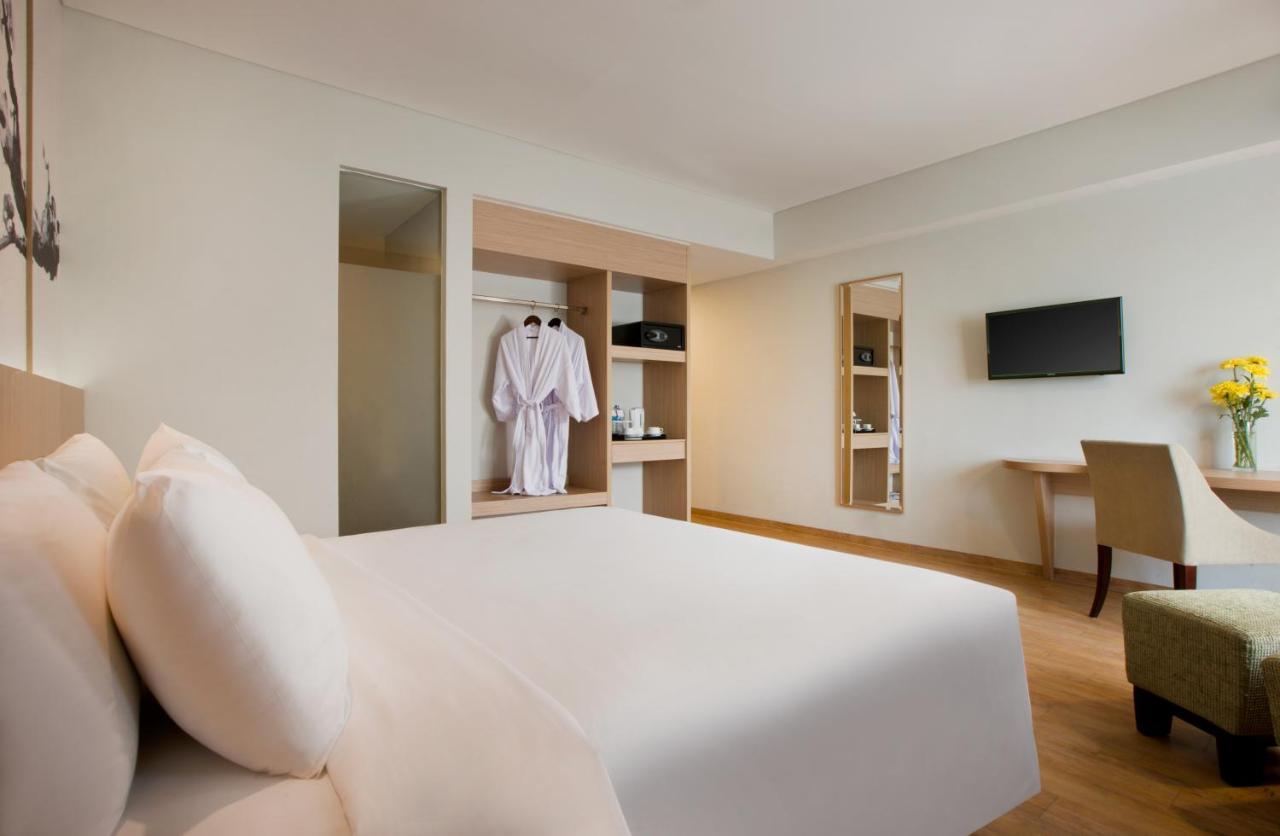 Hotel Santika Mega City Bekasi Ngoại thất bức ảnh