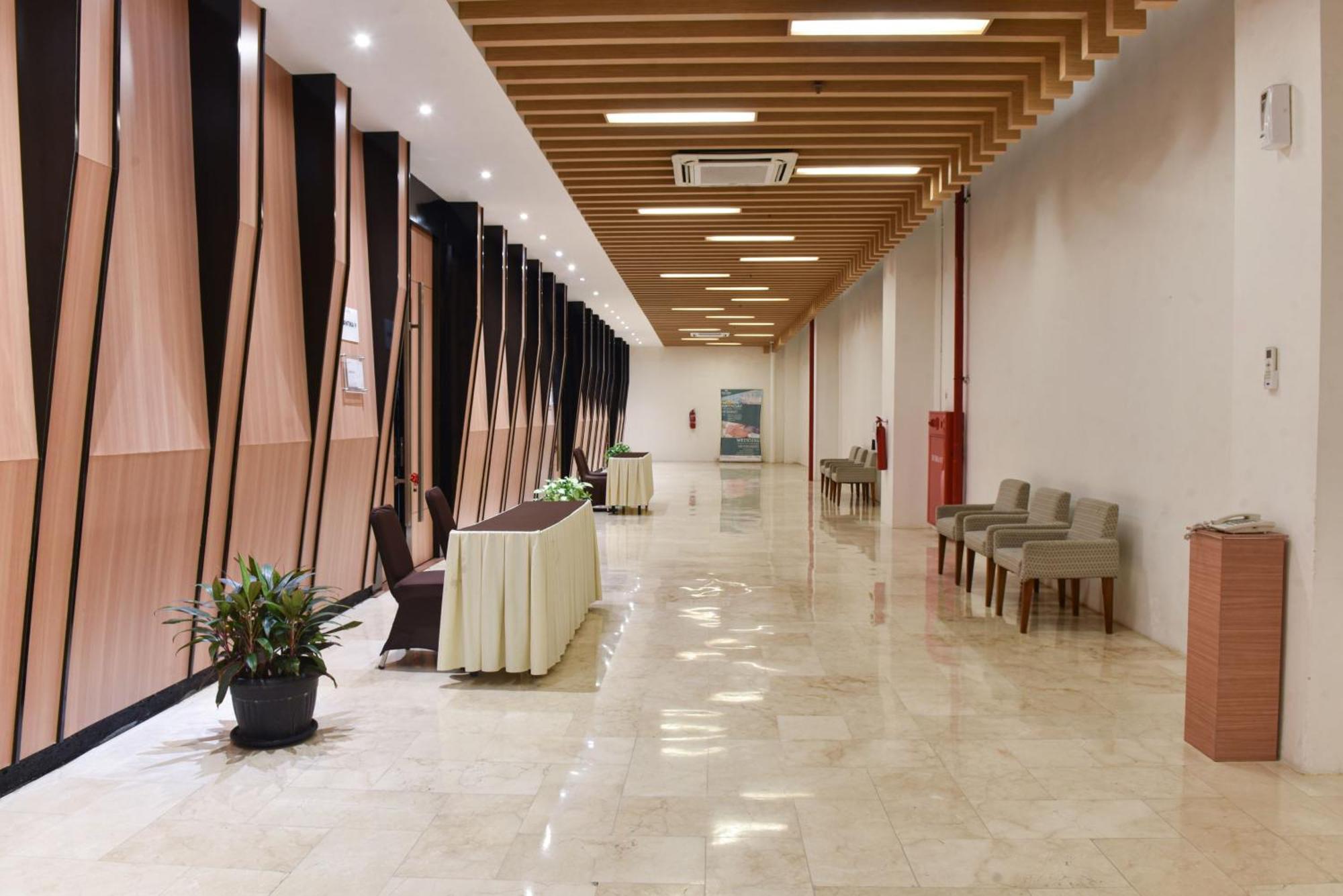 Hotel Santika Mega City Bekasi Ngoại thất bức ảnh